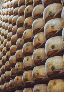 義大利的千年傳奇：起司之王 帕瑪起司 Parmigiano Reggiano 的榮光